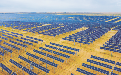 鄂尔多斯“新能源+治沙”纵深推进“科技蓝+生态绿”
