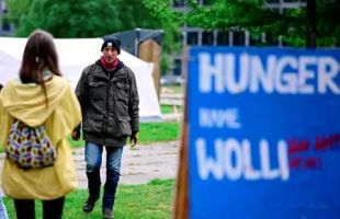 绝食抗议超2个月，德国气候活动人士暴瘦22公斤