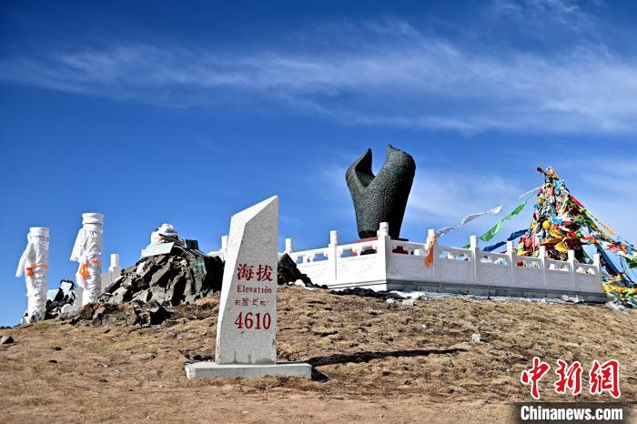 图为果洛州黄河源头牛头碑。(资料图) 孙睿 摄 图为果洛州黄河源头牛头碑。(资料图) 孙睿 摄